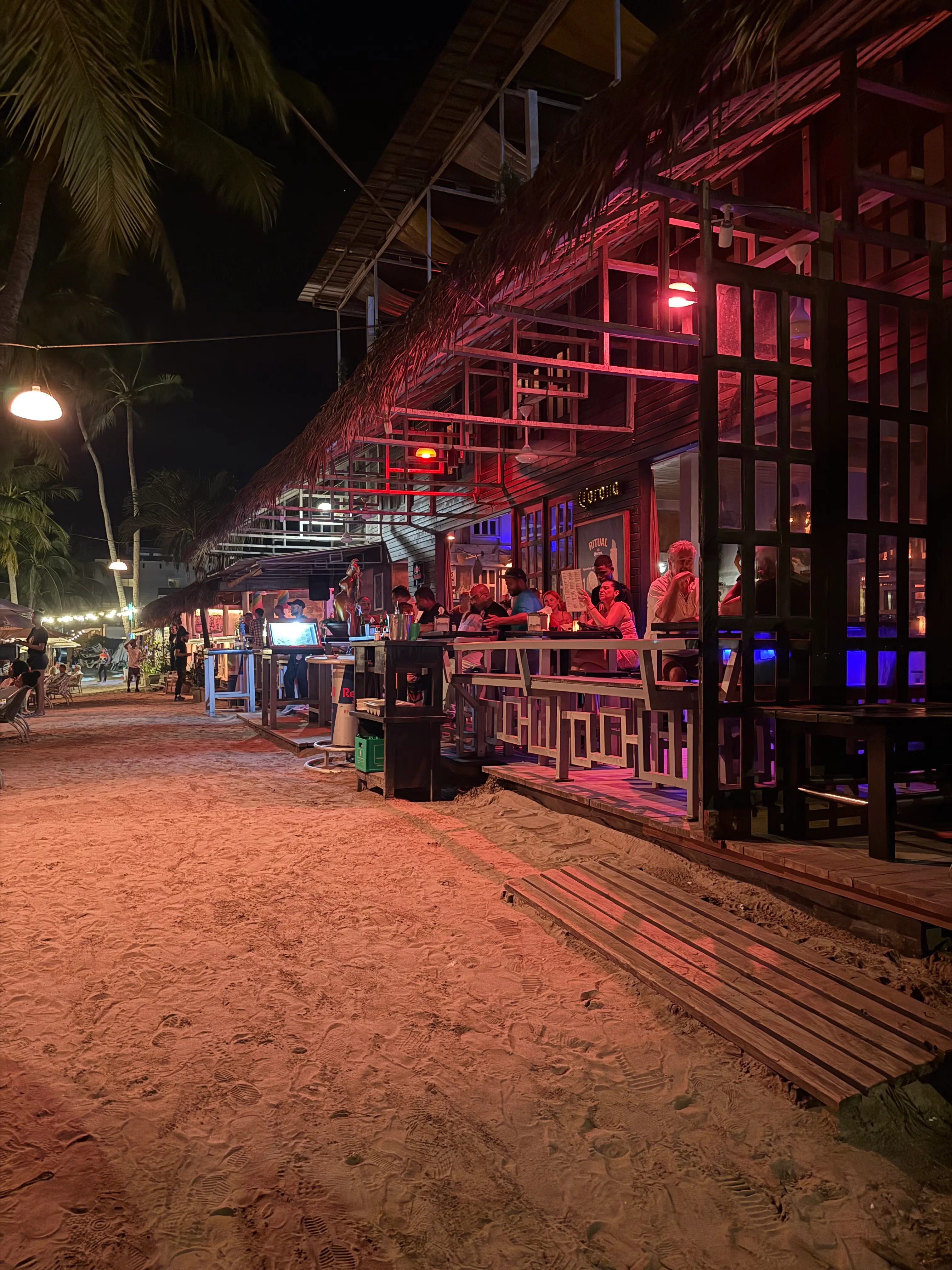 Cabarete beachfront restaurants at night